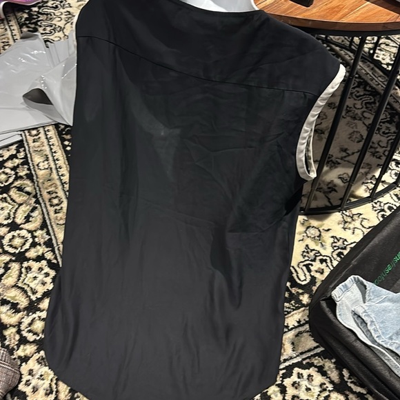 MEXX cosmopolitan pleated sleeveless blouse. Medium/ large - Picture 4 of 12